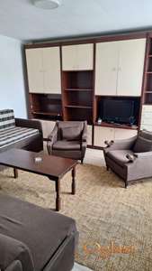 Izdajem garsonjeru na duze