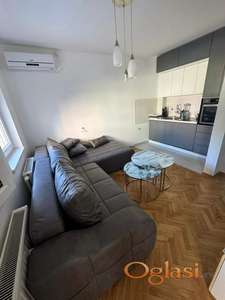 GRBAVICA DVOSOBAN STAN U PUŠKINOVOJ ULICI, BLIZU PROMENSDE, SPENSA, FAKULTETA SA PARKING MESTOM