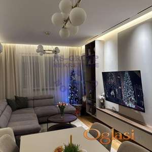 Trosoban stan na potezu Avijacije