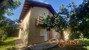 Spratna Kuća 200m Adice