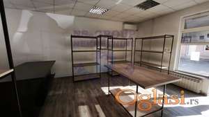 Izdaje se ulični lokal površine 40 m², smešten na veoma prometnoj i frekventnoj lokaciji
