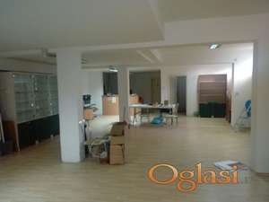 Odličan poslovni prostor 145m2, Bul Evrope/Cara Lazara Novi Sad