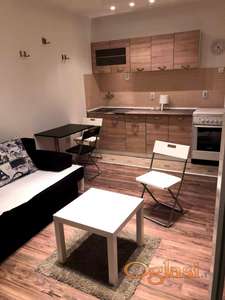 Lux Garsonjera sa extra nameštajem