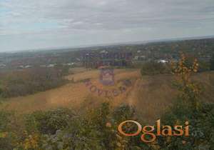 Prodaje se građevinsko zemljište na odličnoj lokaciji. Pogodno kako za investitore.