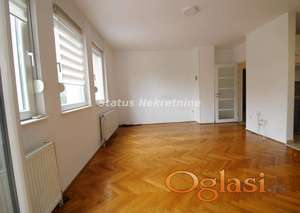 Bulevar-Uknjižen Troiposoban stan 83 m2 na Prvom Spratu Pogodan Za Kancelarije-065/385 8880