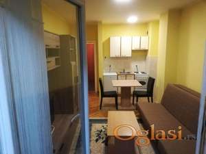 Garsonjera na Grbavici, 25 m², 2. sprat