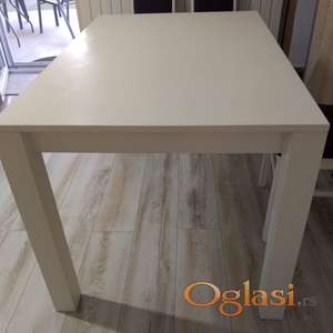 🔔Prodajem trpezarijski sto.  Dimenzije 120x80x75.  Vidljivi tragovi korišćenja.