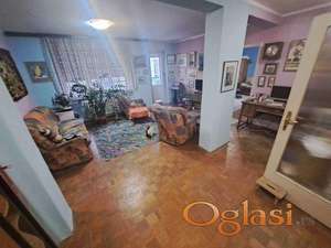 Odličan komforan četvorosoban na Podbari! 120m2