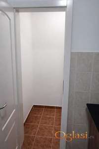 Odlicna garsonjera u blizini Sajma