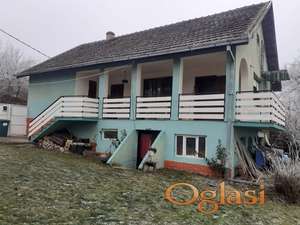 Kuća u centru  Banoštora na Dunavu - moguća zamena za stan u Novom Sadu