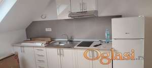 Cena obuhvata i režije