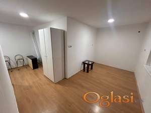 Jednoiposoban 36m2  Telep Prizemlje 250€