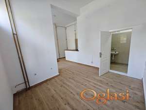 Lokal 32 m² Prekoputa Sportske Hale - Prizemlje