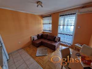 Jednoiposoban stan 40 kvadrata, Doža Đerđa sa sopstvenim parkingom