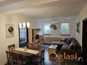  PRELEP DVOIPOSOBAN STAN U UŽEM CENTRU NOVOG SADA