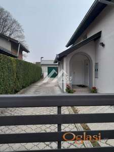 Sprat kuće u Zetskoj vredi videti ID#5865