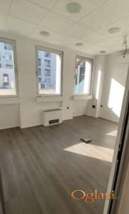 POSLOVNI PROSTOR NA ODLIČNOJ LOKACIJI