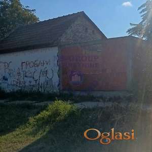 Ruševna kuća od 190m2 u Ravnom selu!