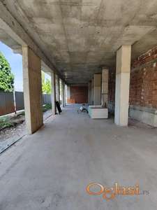 POSLOVNI PROSTOR SA VELIKIM POTENCIJALOM !