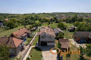 Umka, Karađorđeva, 215m2 na 13,5 ari placa ID#1501