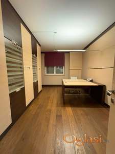 PRELEP POSLOVNI PROSTOR U PARK CITY-U + 2 GARAŽNA PARKING MESTA!!