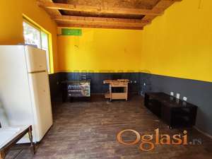 Izdaje se ulični lokal u Generala Milojka Lešjanina, 38m2