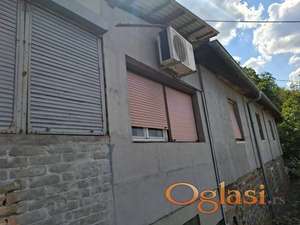 Porodična kuća uz put Rakovac–Beočin – dve odvojene jedinice, 171m²