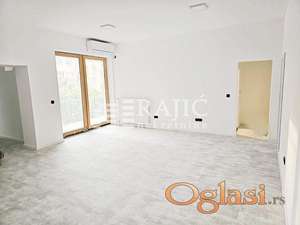 Vračar(Pravni fakultet)140m2,4.0-salonski,renoviran #4564