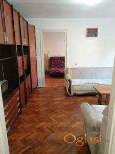 DVOSOBAN NAMEŠTEN/ NENAMEŠTEN STAN NA DETELINARI 300 EVRA