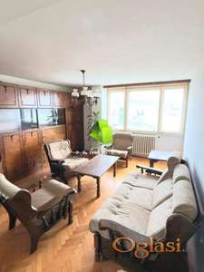 Trosoban stan sa prelepim pogledom na kej, Dom zdravlja ID#7551