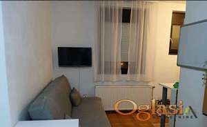  GARSONJERA NA NOVOJ DETELINARI SA PARKING MESTOM 