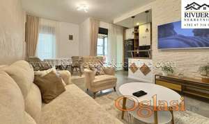 Na prodaju moderno opremljen trosoban stan Tivat