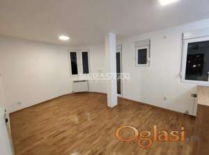 Stan sa garažnim mestom