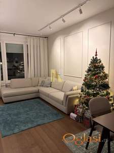 Moderno opremljen 3.0 stan na Bulevaru Evrope