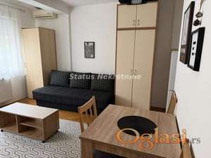 ODLIČNA RENOVIRANA GARSONJERA 27M2 CENTAR, 300EU