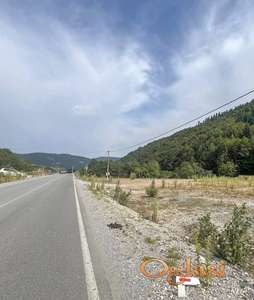 Plac 5.40 ara, sa putem, vodom, strujom