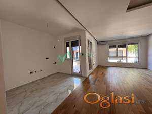 Novi Sad, Telep - Luksuzan četvorosoban stan u Vili + garaža u ceni! 