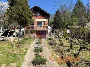 Kuća pored manastira Velika Remeta.