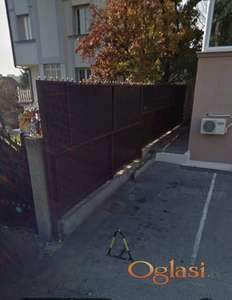 Parking mesto, obezbeđeno rampom sa ključem