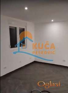 Izdaje se poslovni prostor u blizini Čaira 58m2!