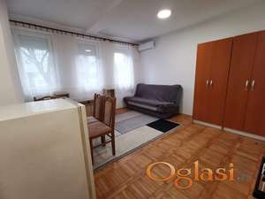 OPREMLJENA GARSONJERA U PRERADOVIĆEVOJ