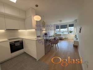 Trosoban u luksuznom objektu, Kej!