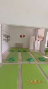 Četvorosoban polunamešten stan u centru