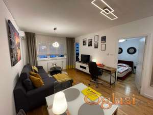 Jednoiposoban Nov Lux namešten stan 41m na Novom naselju