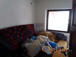 Odlicna kuca u centru Rumenke!