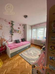 Kompletno renoviran i funkcionalan stan u centru grada – odmah useljiv