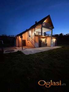 Potpuno renovirana vikendica u Krcedinu