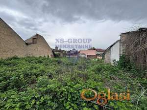 Odličan, građevinski plac, na odličnoj lokaciji, u mirnoj ulici okruženoj zelenilom