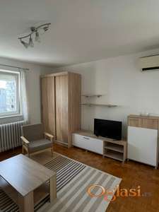 Jednosoban stan na Limanu 2