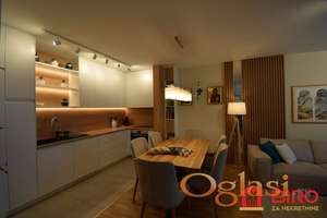 Komforan, luksuzno opremljen dupleks površine 111 m². Ekskluzivna zgrada. Branka Bajića!